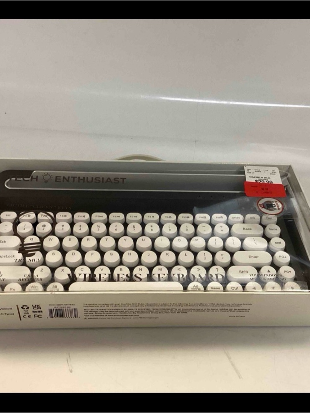 White Retro Wireless Keyboard - Classic Typewriter Style